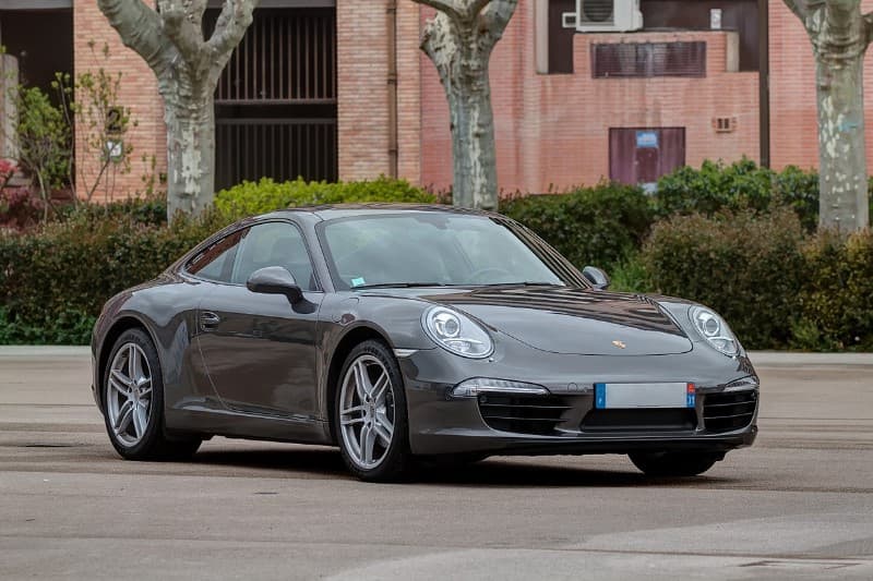 911
